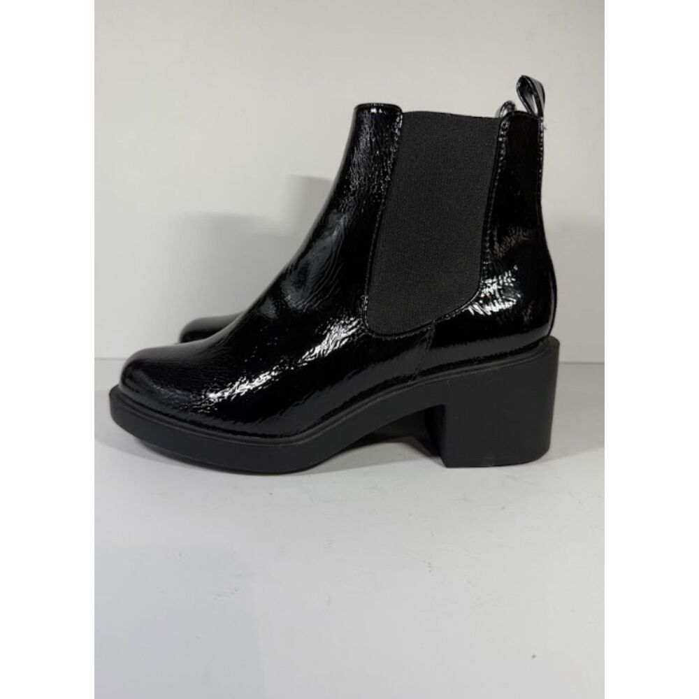 Andre Assous Violet Black Crinkled Patent Leather Chelsea Boots Size: 8.5